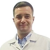 Врач Накусов Артур Альбекович